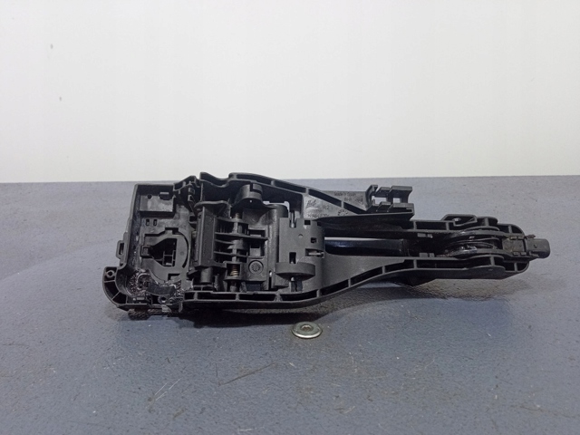 PORSCHE 971839886C Держатель наружной ручки двери передней левой в наличии Кривой Рог