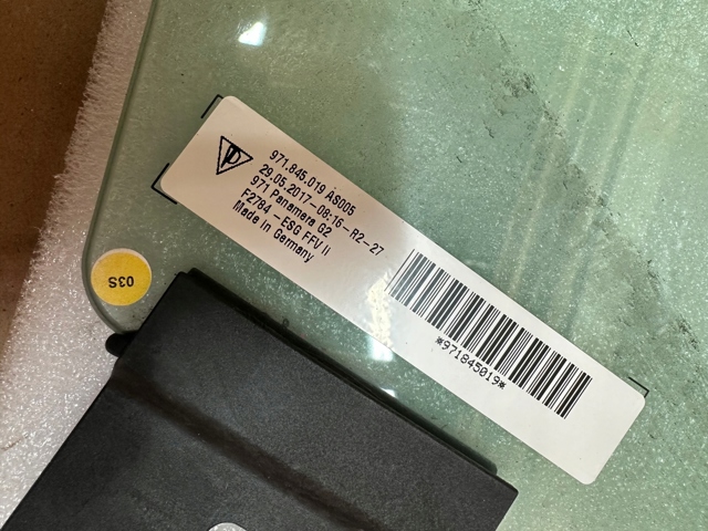 971845019 PORSCHE Стекло двери передней левой купить в Каменское