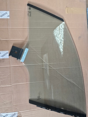 971845019 PORSCHE Стекло двери передней левой купить в Львов