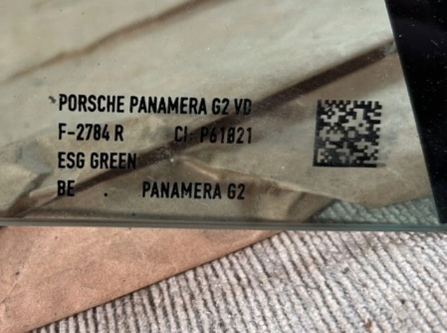 PORSCHE 971845020 Стекло двери передней правой в наличии Ужгород