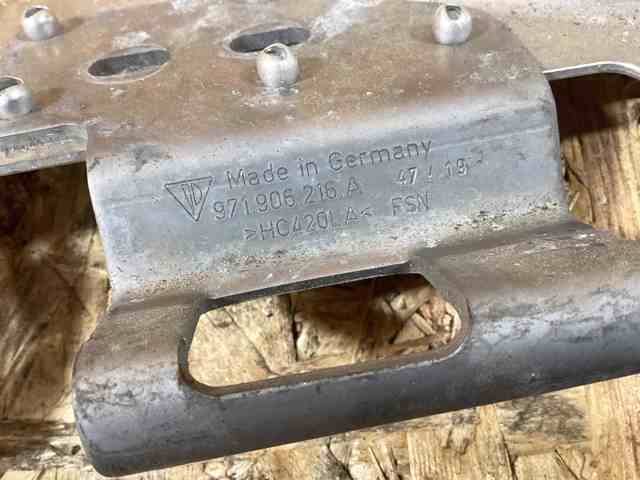 971906216A Porsche