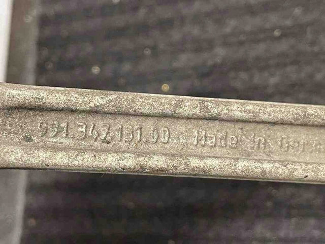 99134713100 PORSCHE Наконечник рулевой тяги внешний купить в Чернигов