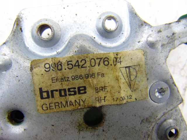 99654207604 PORSCHE Стеклоподъемник передней правой двери купить в Ровно
