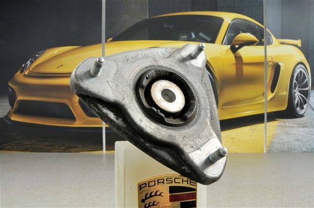 Опора стойки амортизатора переднего 99734301801 PORSCHE