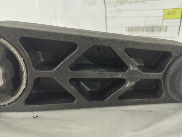 PORSCHE 9A719933100 Подушка (опора) двигателя правая верхняя в наличии Украина