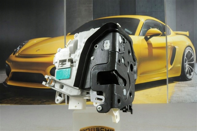 PORSCHE 9A783721606 Замок двери передней правой в наличии Павлоград