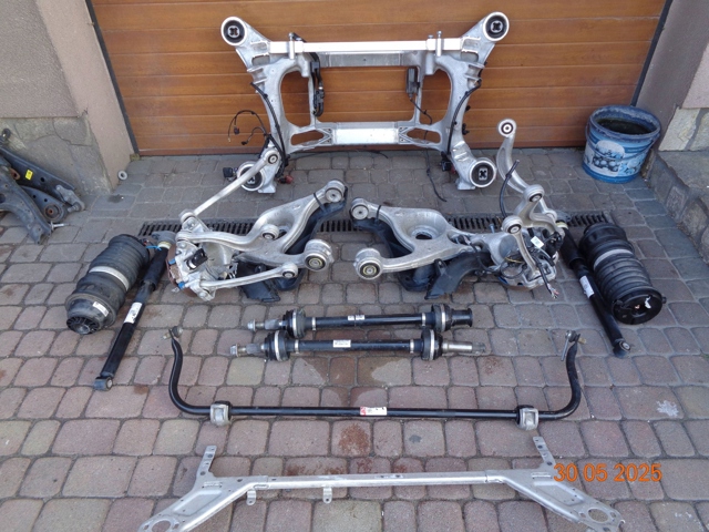 9J0616037A PORSCHE купить в Житомир