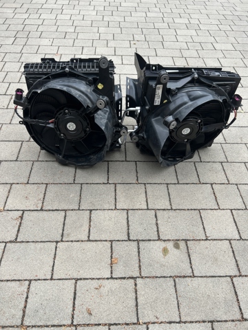 PORSCHE 9J1121251A Радиатор охлаждения двигателя левый в наличии Украина