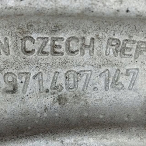 PORSCHE 9J1407021B Рычаг передней подвески верхний левый/правый в наличии Николаев