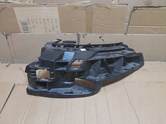 9J1807018 PORSCHE Суппорт (кронштейн) крепления заднего фонаря правый купить в Киев