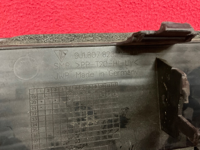 PORSCHE 9J1807823AGOK1 в наличии Ровно