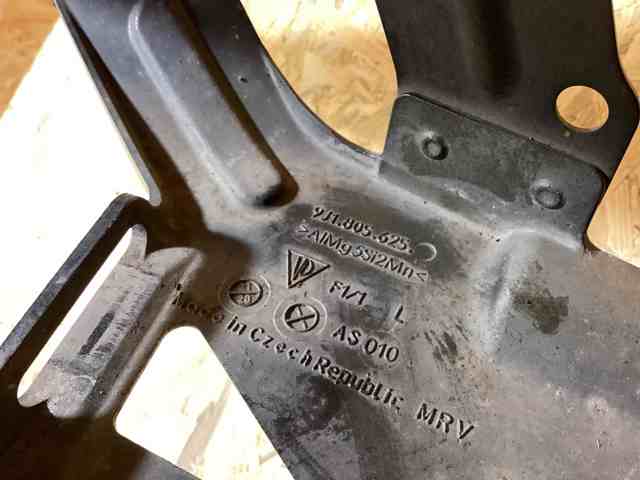 PORSCHE 9J1821101HYGRV в наличии Каменское