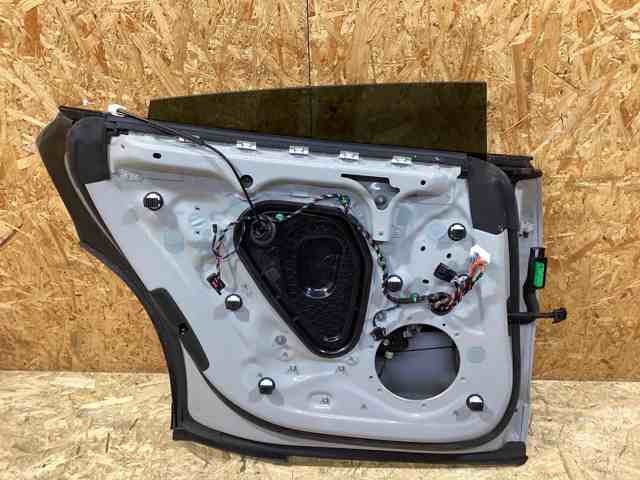 PORSCHE 9J1833051YGRV Дверь задняя левая в наличии Полтава