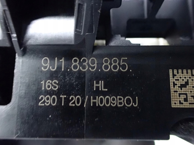 Держатель наружной ручки двери, задней левой 9J1839885 PORSCHE