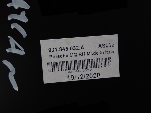 9J1845032A PORSCHE Накладка стойки кузова внешняя центральная правая купить в Винница