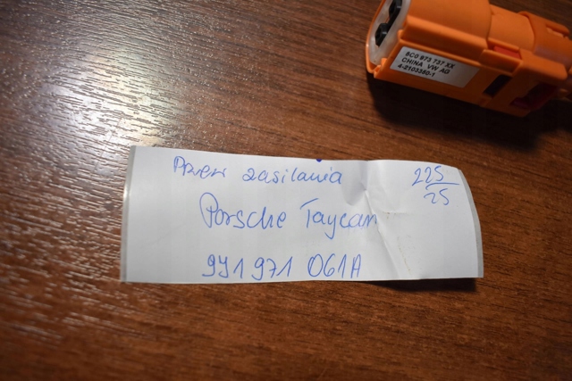 9J1971061A PORSCHE купить в Павлоград