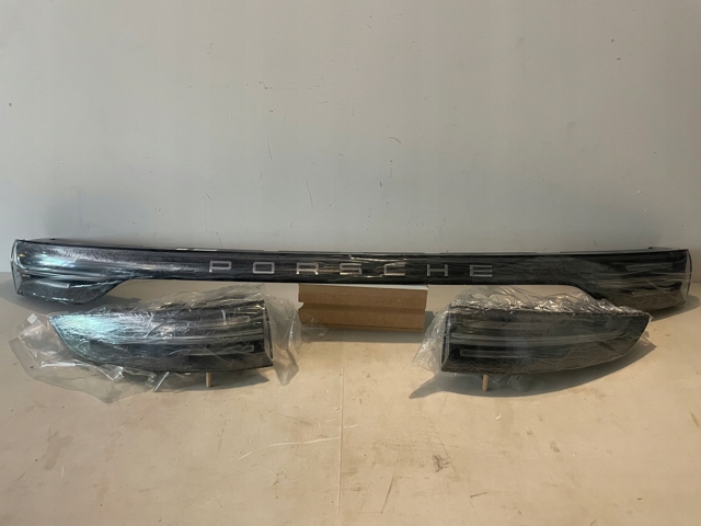 9Y004490000 Porsche