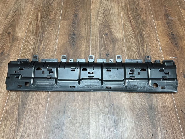 9Y0121293 PORSCHE Воздуховод (дефлектор) радиатора нижний купить в Харьков