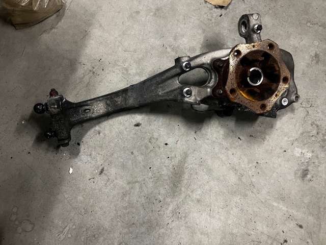 PORSCHE 9Y0407246 Цапфа (поворотный кулак) передний правый в наличии Ужгород
