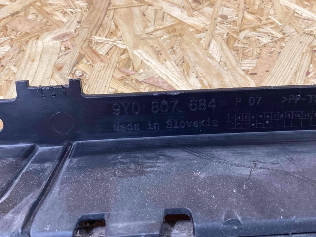 PORSCHE 9Y0807684OK1 Решетка бампера переднего нижняя в наличии Ужгород