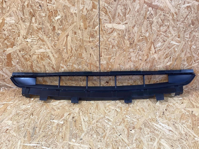PORSCHE 9Y0807684OK1 Решетка бампера переднего нижняя в наличии Черновцы