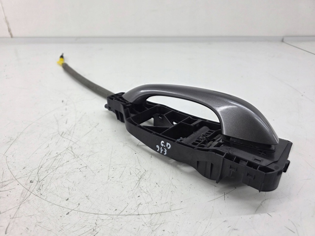 Держатель наружной ручки двери, передней левой 9Y0839886A PORSCHE