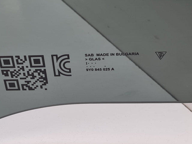9Y0845025A PORSCHE Стекло двери задней левой купить в Кривой Рог