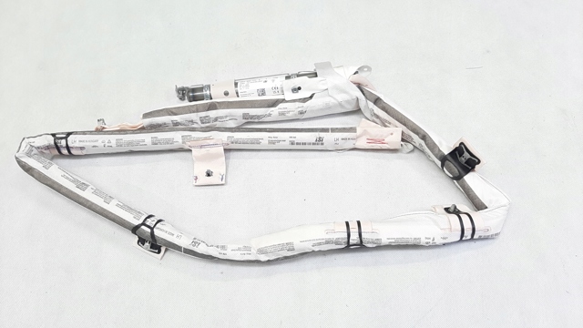 9Y0880741E PORSCHE Шторка боковая, левая купить в Павлоград