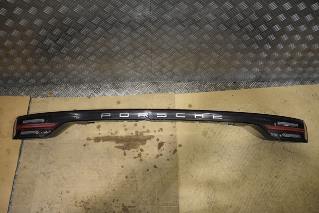 PORSCHE 9Y0945081AE Фонарь задний центральный в наличии Украина