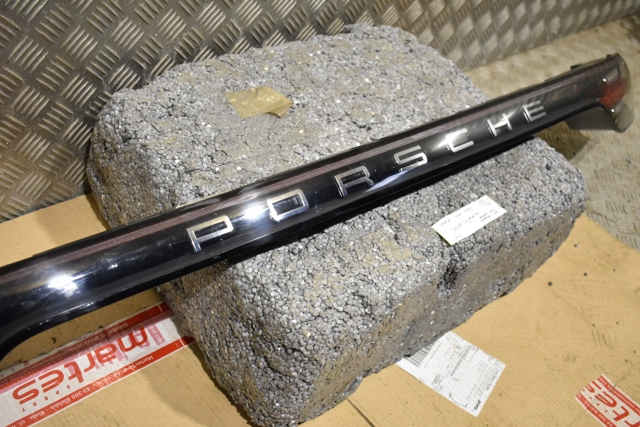 9Y0945081J PORSCHE Фонарь задний центральный купить в Николаев