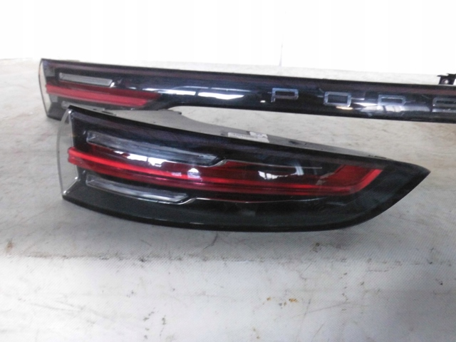 9Y0945081Q PORSCHE Фонарь задний центральный купить в Хмельницкий