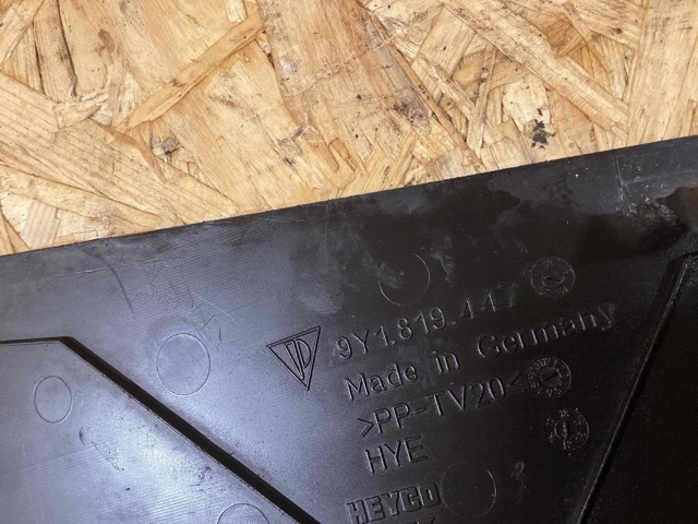 9Y18194471E0 Porsche