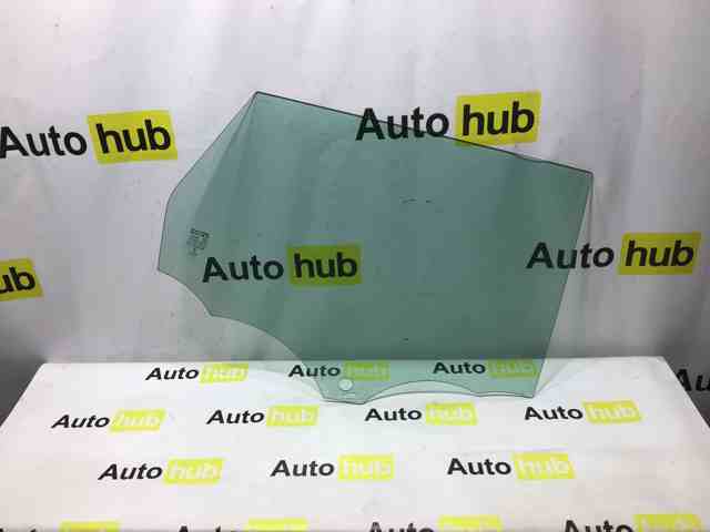 Стекло задней правой двери LR026712 LAND ROVER