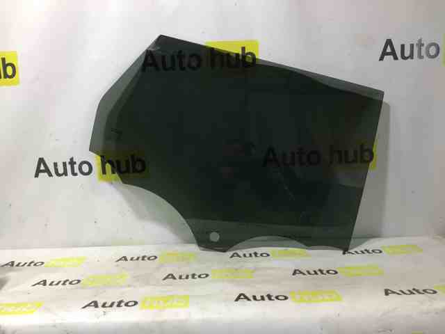 Стекло задней двери, правой LR026714 LAND ROVER