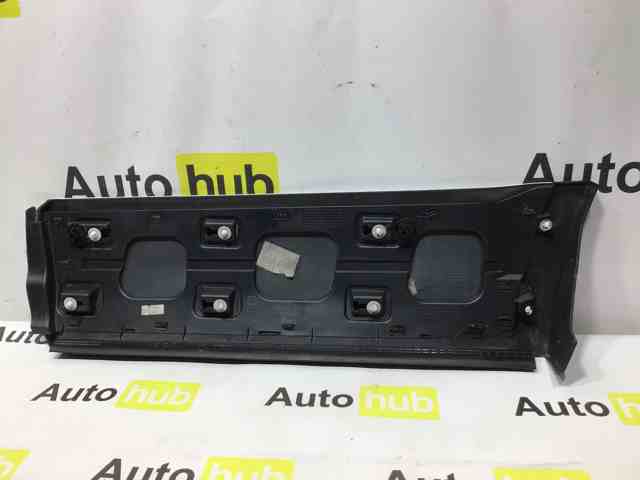 LAND ROVER LR033110 Молдинг двери задней правой нижний в наличии Кривой Рог