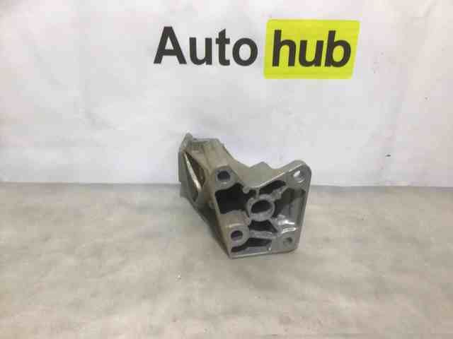 LR033181 LAND ROVER Кронштейн подушки (опоры) двигателя правой купить в Каменское
