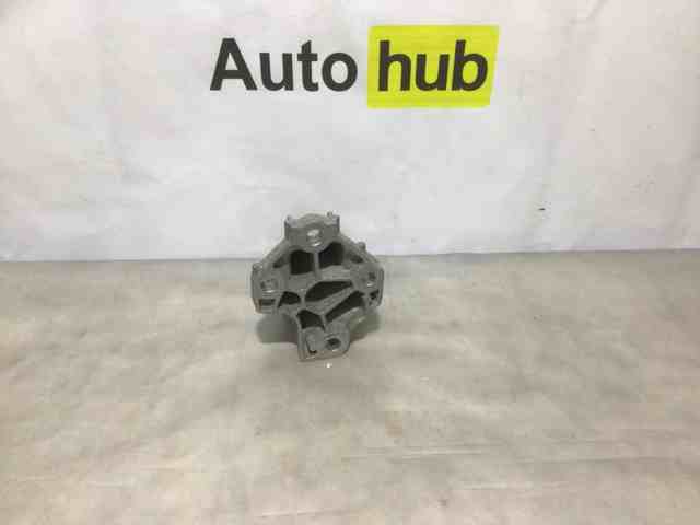 LR033184 LAND ROVER Кронштейн подушки (опоры) двигателя левой купить в Кривой Рог