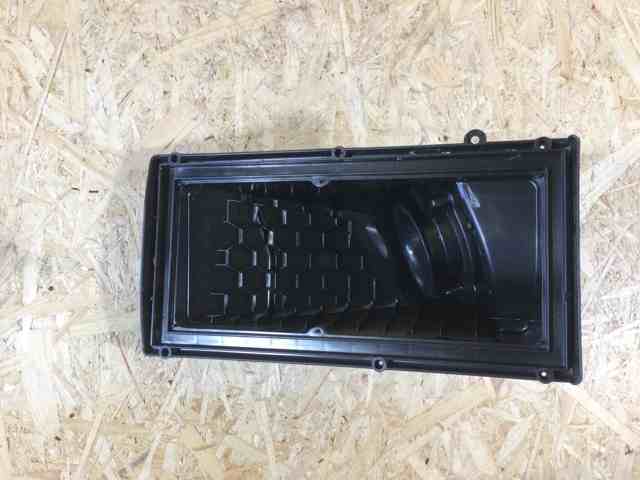 LAND ROVER LR036428 Корпус воздушного фильтра правый в наличии Черновцы
