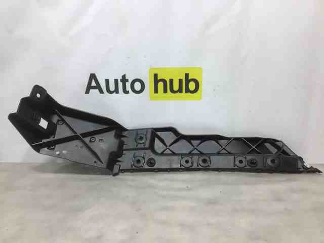 Направляющая заднего бампера, правая LR055887 LAND ROVER