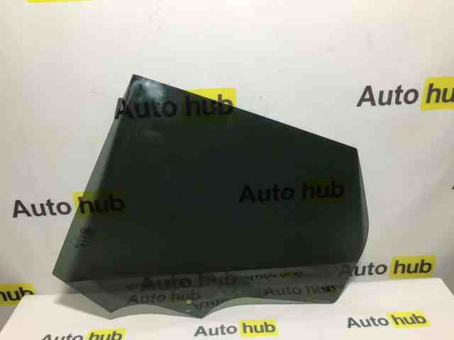 Стекло задней двери, левой LR058836 LAND ROVER