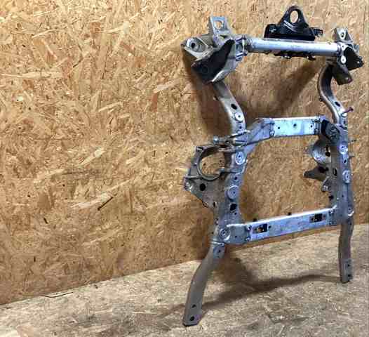 LAND ROVER LR060034 Подрамник передний в наличии Киев