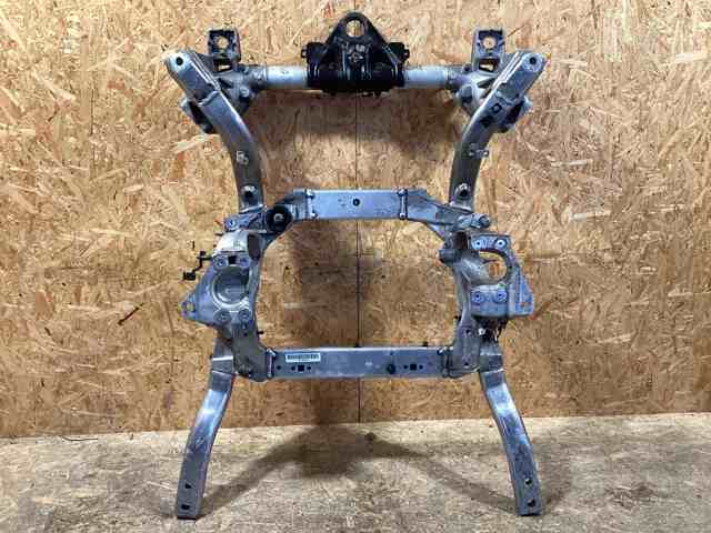 Передняя балка LR060034 LAND ROVER