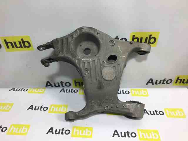 Балансир задний нижний, левый LR060775 LAND ROVER