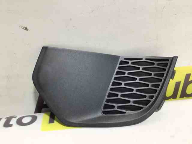  Решетка переднего бампера левая LR061236 LAND ROVER