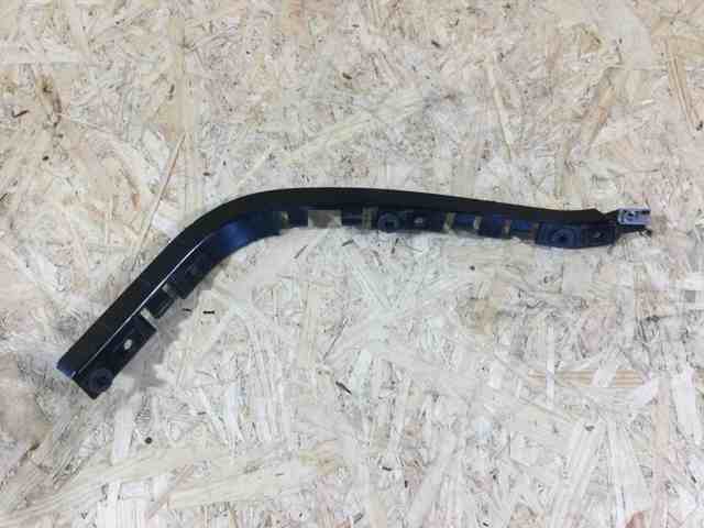 Направляющая заднего бампера, правая LR061274 LAND ROVER