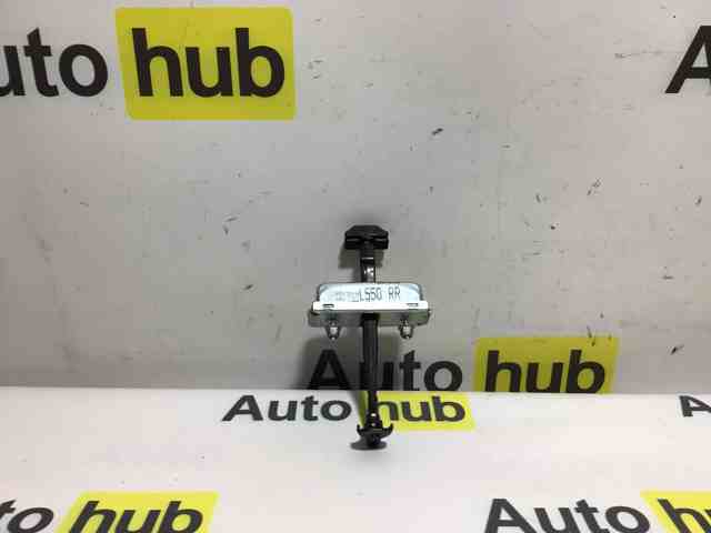 Ограничитель двери, задний LR061334 LAND ROVER