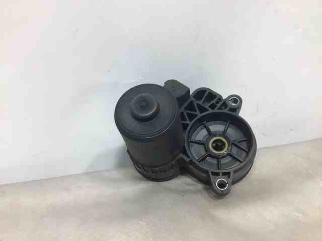 LR061386 LAND ROVER Мотор привода тормозного суппорта заднего купить в Чернигов