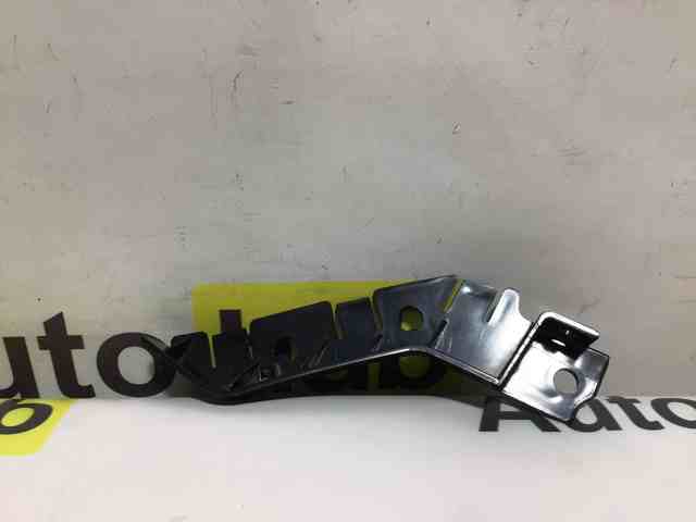 Направляющая переднего бампера, левая LR077883 LAND ROVER