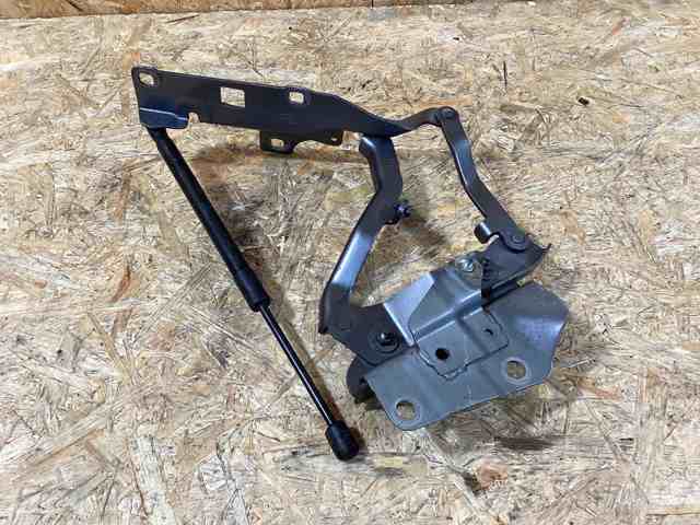 LR080204 LAND ROVER Петля капота левая купить в Днепр