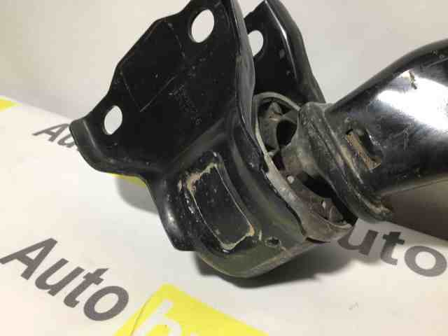 LR086107 LAND ROVER Рычаг передней подвески нижний правый купить в Чернигов